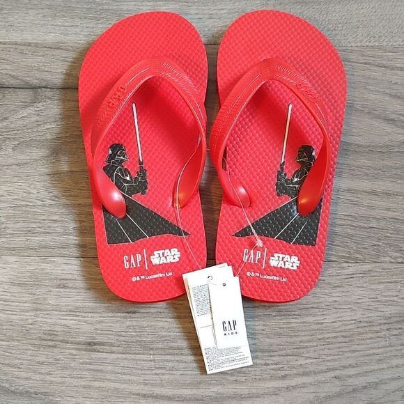 New With Tags Gap Kids / Star Wars™ Red‎ Size 12/13 Flip Flops - Picture 4 of 10